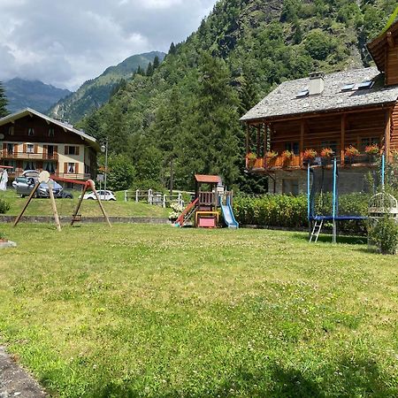 Bed and Breakfast L'Aria Di Casa Аланья-Вальсезия Экстерьер фото