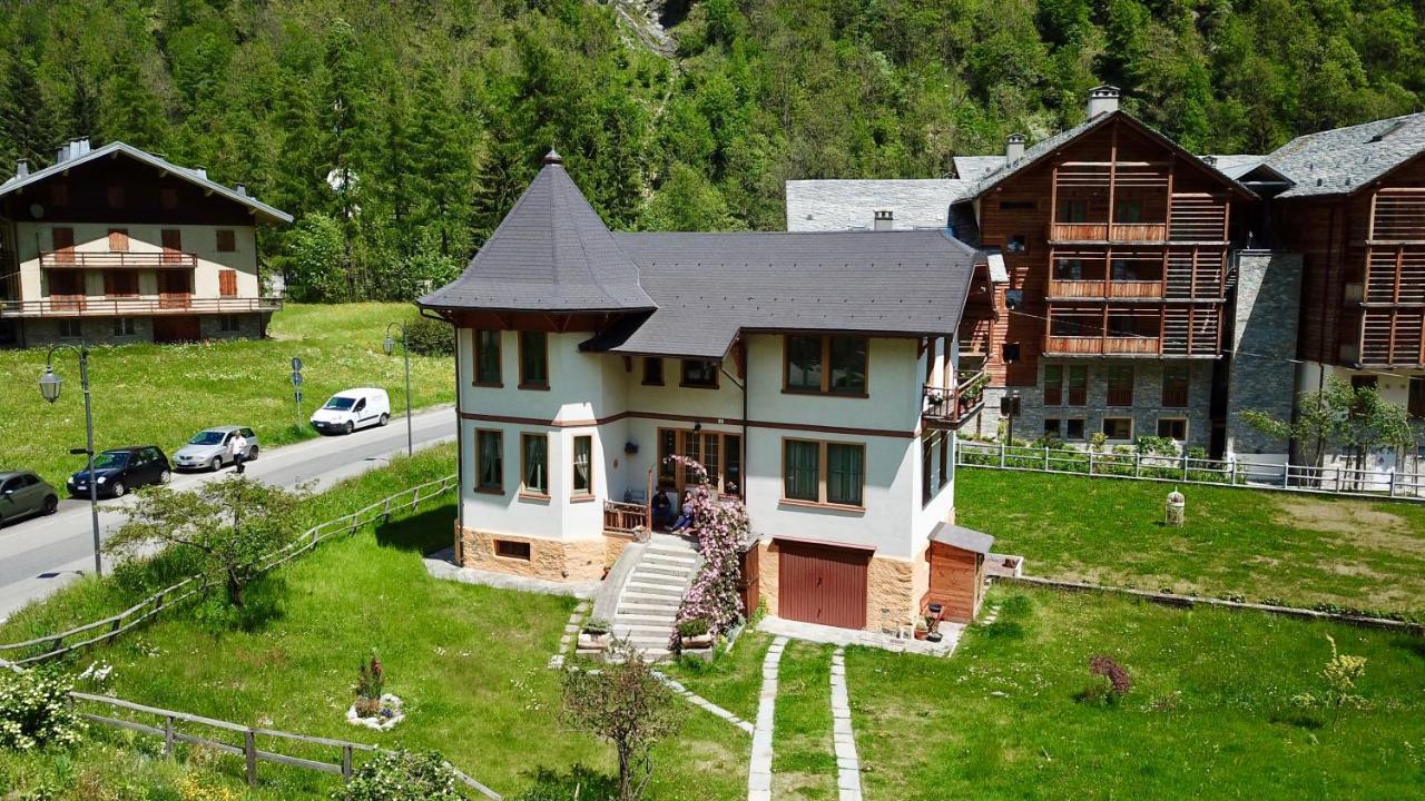 Bed and Breakfast L'Aria Di Casa Аланья-Вальсезия Экстерьер фото