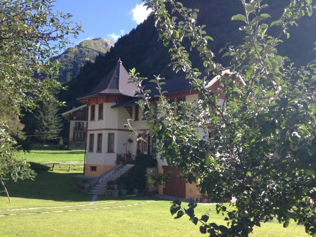 Bed and Breakfast L'Aria Di Casa Аланья-Вальсезия Экстерьер фото