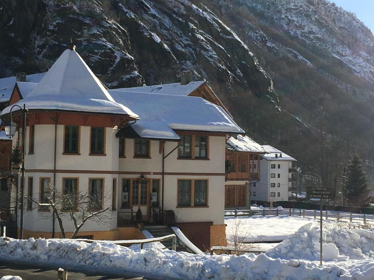 Bed and Breakfast L'Aria Di Casa Аланья-Вальсезия Экстерьер фото