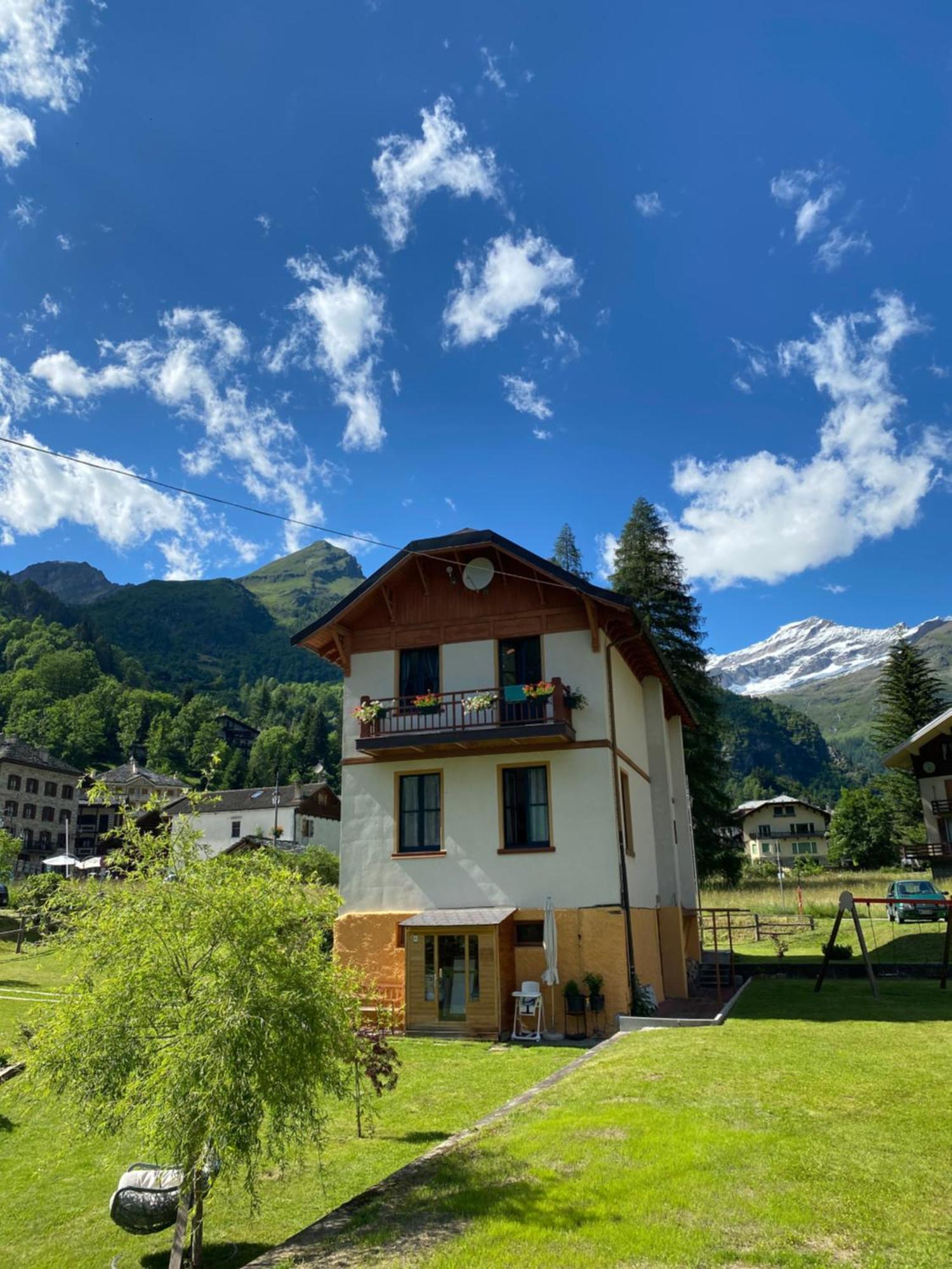 Bed and Breakfast L'Aria Di Casa Аланья-Вальсезия Экстерьер фото