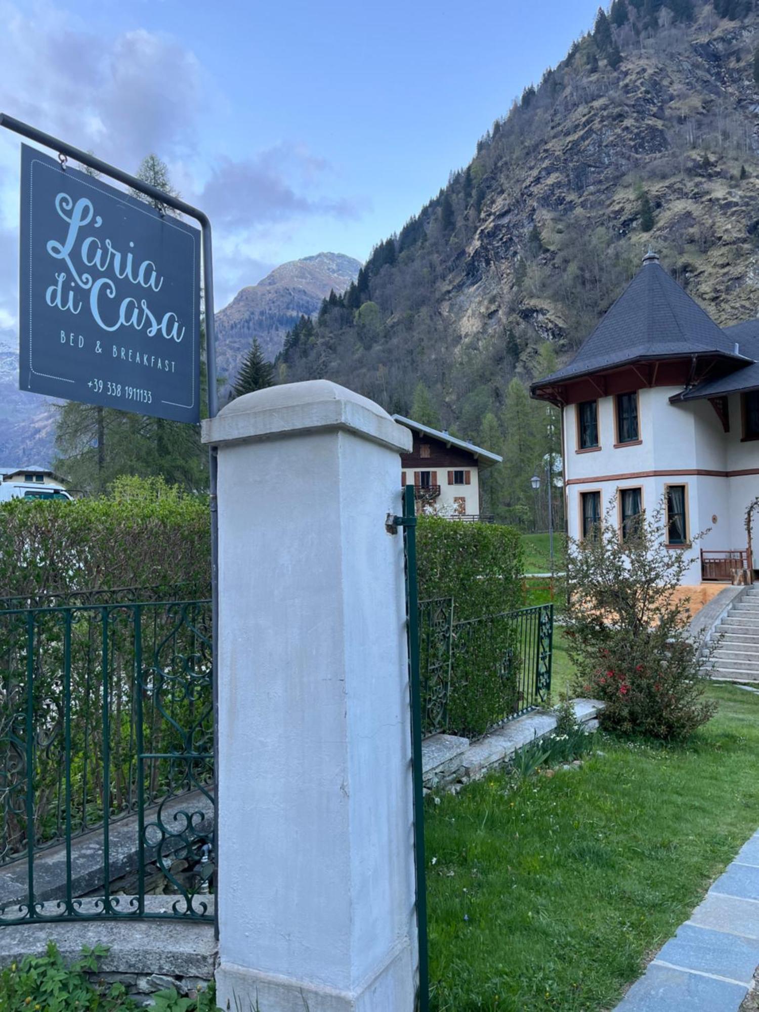 Bed and Breakfast L'Aria Di Casa Аланья-Вальсезия Экстерьер фото