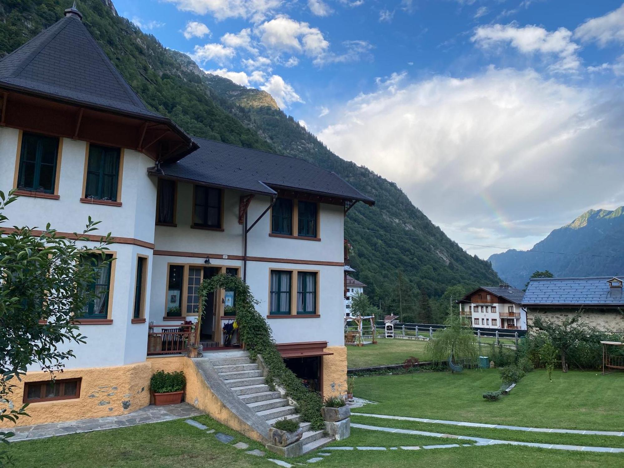 Bed and Breakfast L'Aria Di Casa Аланья-Вальсезия Экстерьер фото