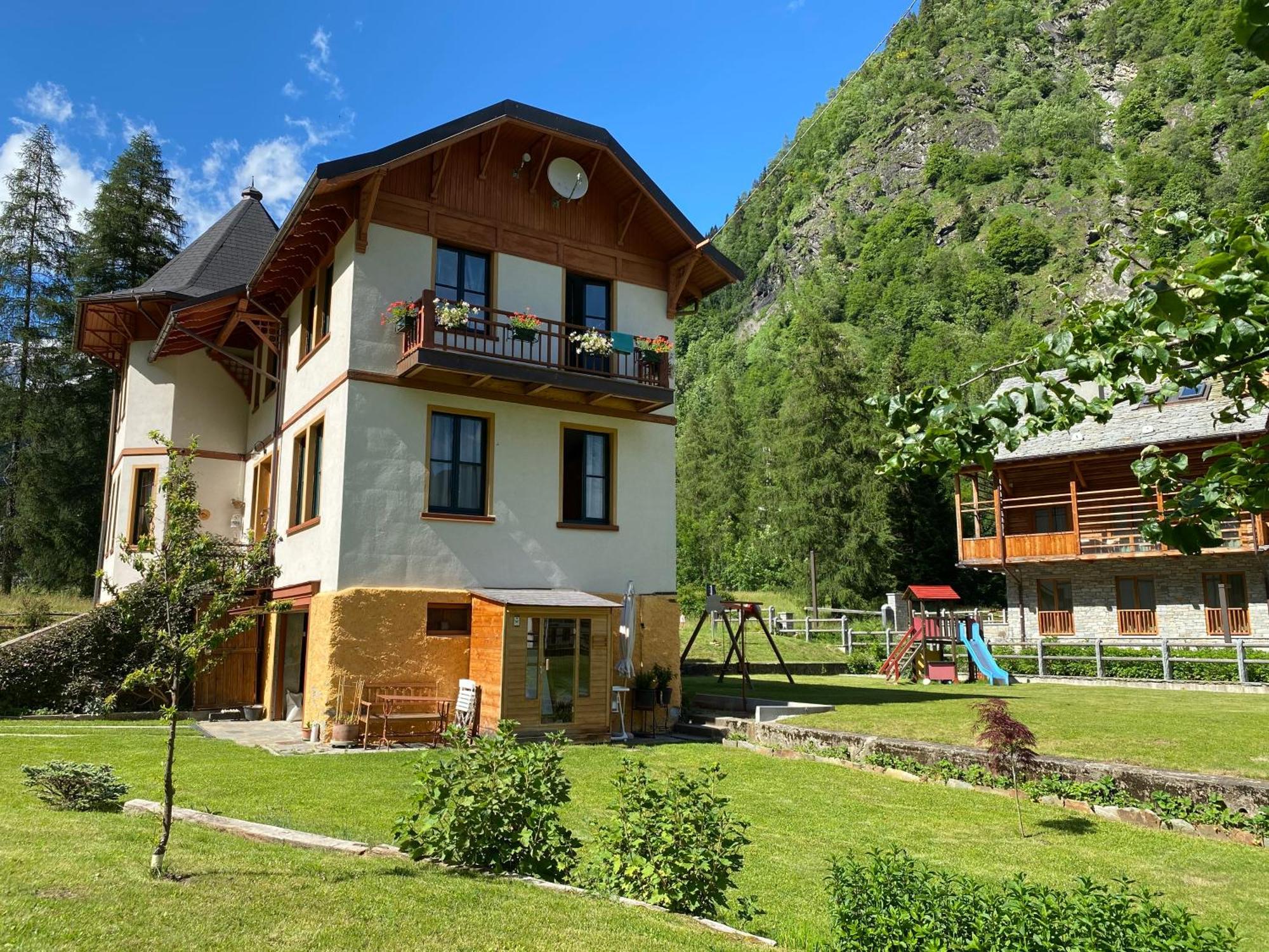Bed and Breakfast L'Aria Di Casa Аланья-Вальсезия Экстерьер фото