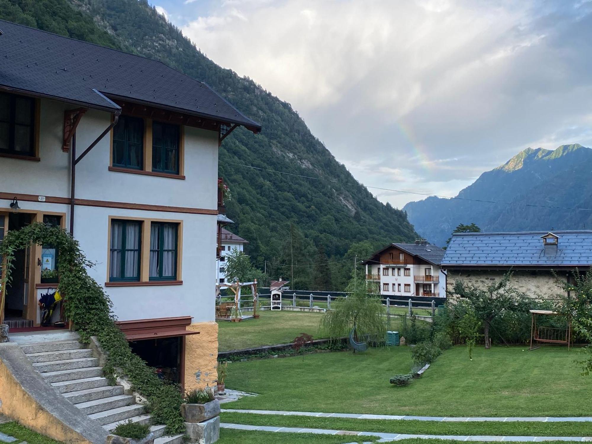 Bed and Breakfast L'Aria Di Casa Аланья-Вальсезия Экстерьер фото