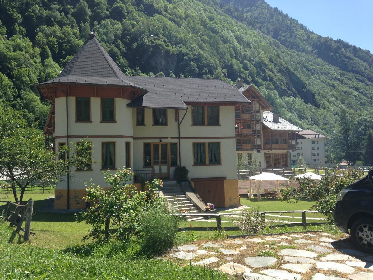 Bed and Breakfast L'Aria Di Casa Аланья-Вальсезия Экстерьер фото